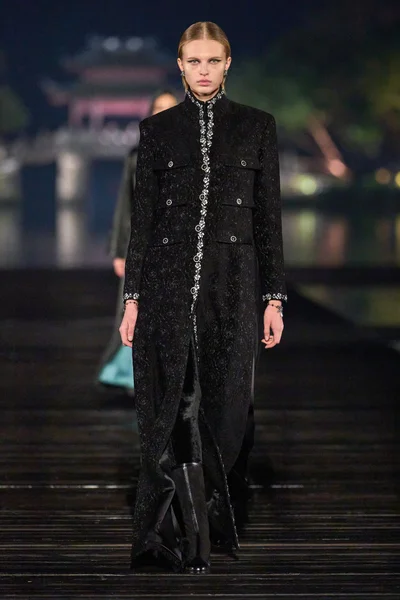 Look 2